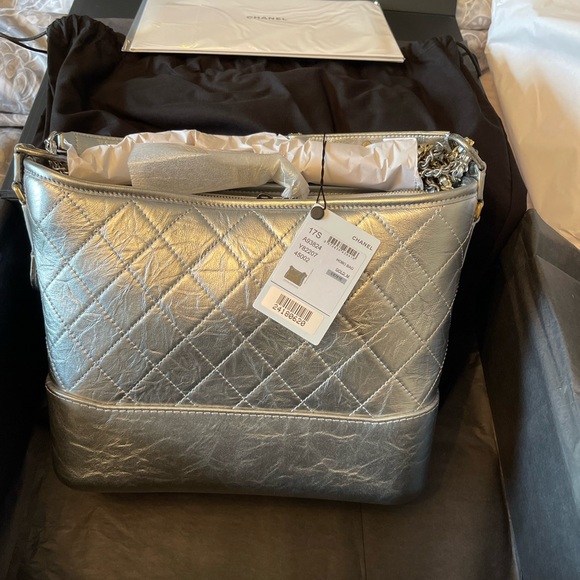 Brand new with Box and tags Chanel Handbag never worn. Gabrielle Chanel medium - Picture 9 of 11